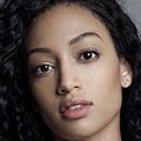 Samantha logan naked - The season kickoff with an episode titled “I Need Love,” which was beyond fitting since they were about to be showered with love by their fans via tweets. “I wanna sit on Daniel Ezra’s face,” a bashful Ezra read out loud while his co-star Logan chimed in quickly agreeing with the tweet, “Period.”